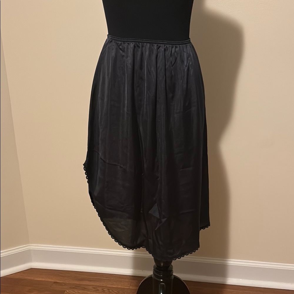 ❤️3/$15❤️ Vintage Warners Black Half Slip with slit - Picture 5 of 12